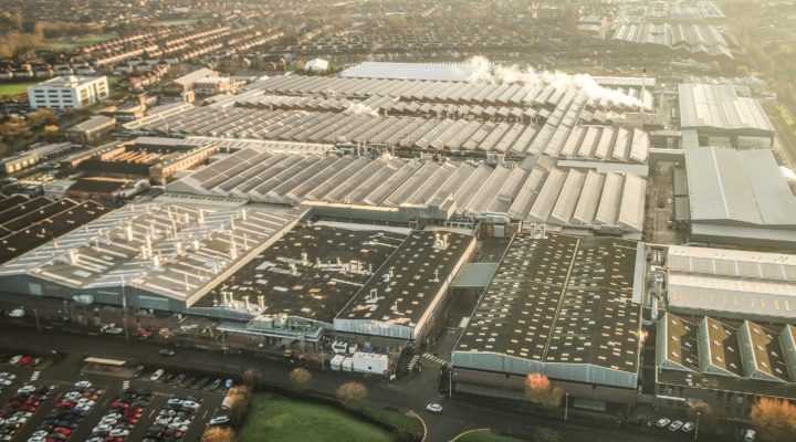 Bentley установила солнечный завод на самом большом в Великобритании гараже