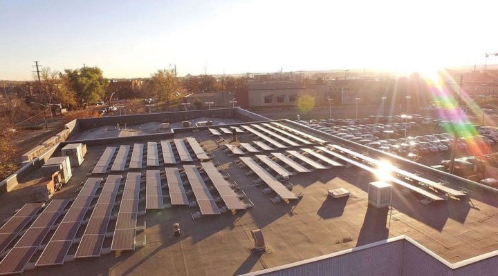 Автодилеры штата Колорадо переходят на солнечную энергию
