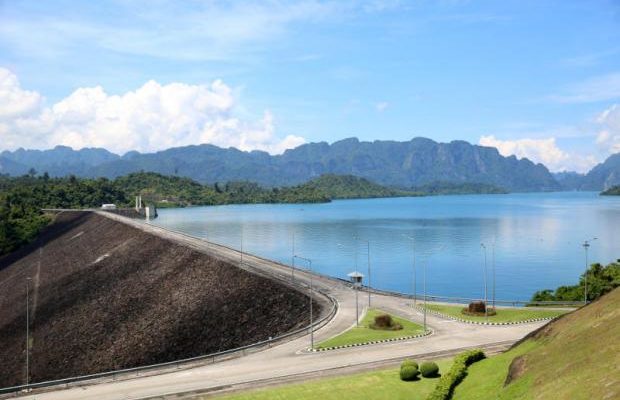 В Таиланде на 5 объектах ГЭС установят плавающие солнечные электростанции