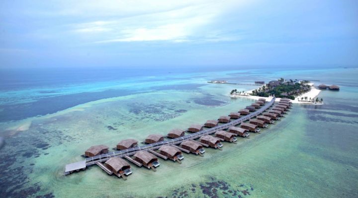 На Мальдивах открыли элитный курортный городок, который работает от солнечной энергии