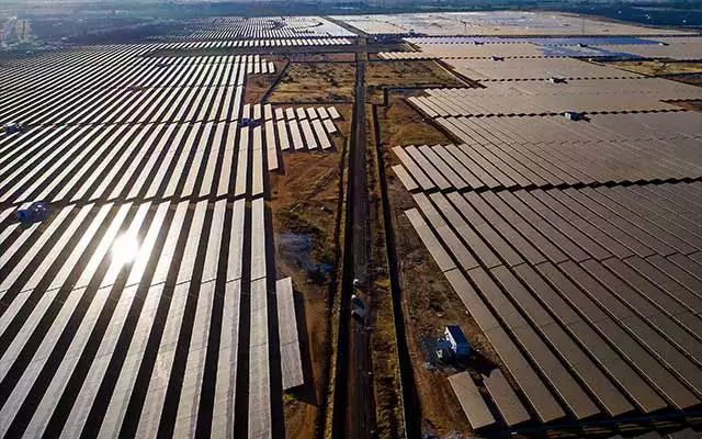 В Индии запустили самую большую в мире солнечную электростанцию