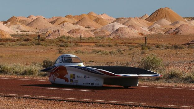 Голландская солнечная машина Nuna 8 выиграла соревнования World Solar Challenge 2015