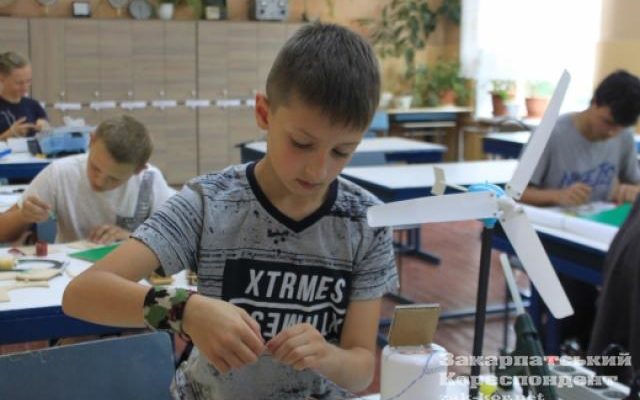 В Ужгороде школьник представил проект энергосберегающего дома