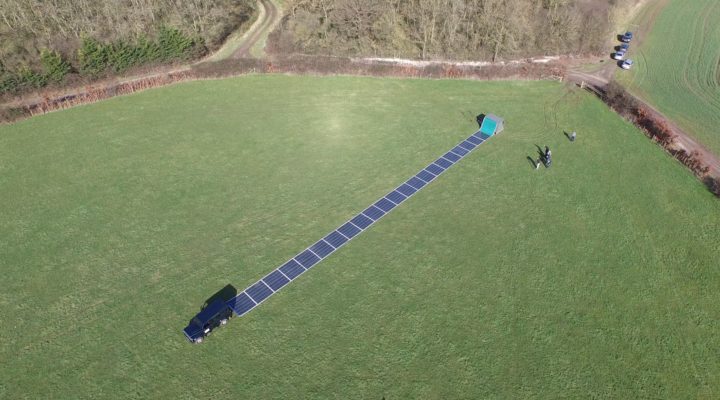 На острове Флэт Холм испытывают солнечные панели в рулонах