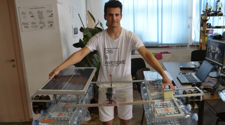 Юный украинец создал  робота для очистки рек, который работает от солнечной энергии