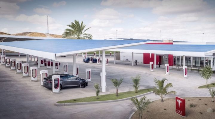 В Лас-Вегасе открылась первая зарядна станция Tesla Supercharger V3