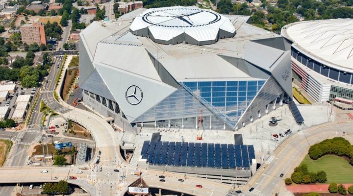 Стадион Mercedes-Benz покрыли 4000 солнечных панелей