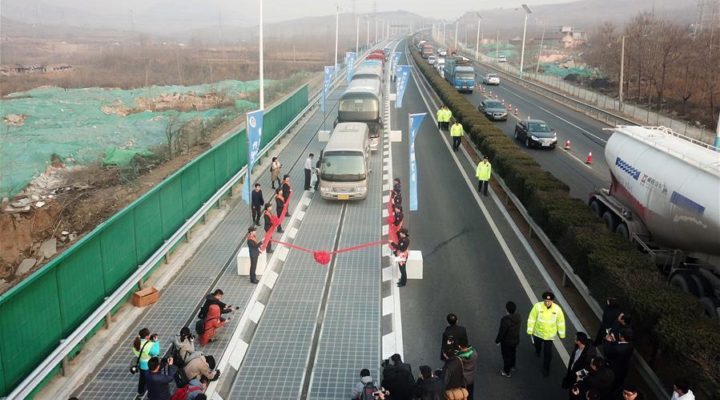 Китай открыл дорогу из солнечных панелей