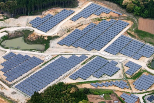 Япония превращает заброшенные поля для гольфа в солнечные электростанции