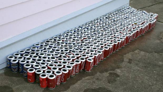 Солнечный коллектор для отопления дома из 272 жестяных банок