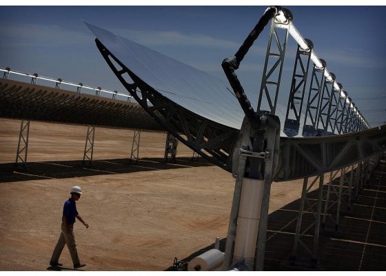 Испанские инженеры улучшат гелиостанцию Пален за счет особых солнечных панелей в форме желобов