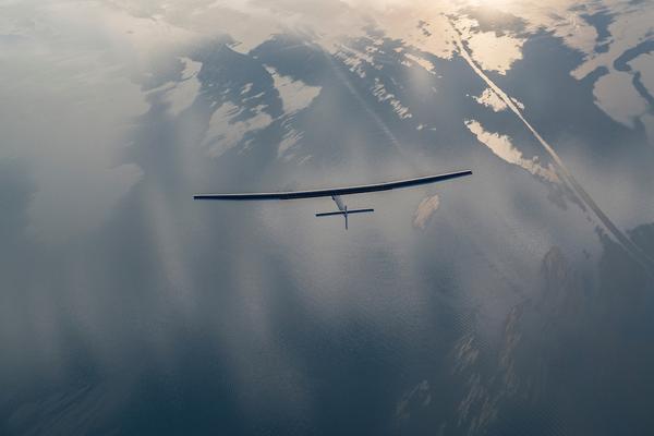 Самолет на солнечных батареях Solar Impulse 2 прилетел на Гавайи и установил два мировых рекорда