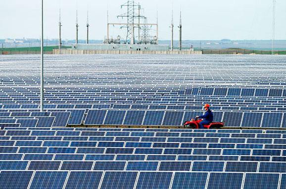 В Крыму приостановлена работа большинства солнечных электростанций