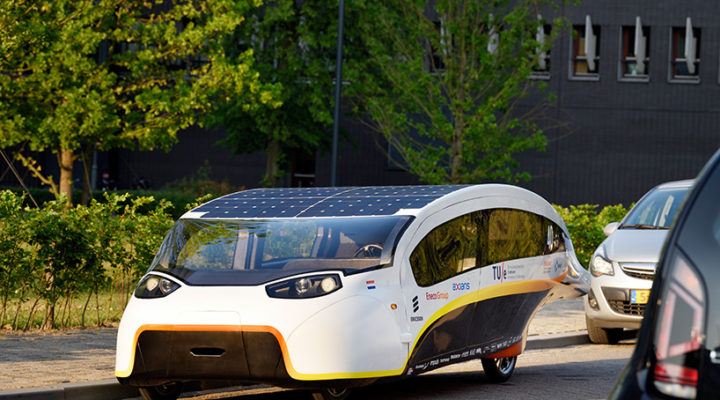 Stella Vie: первый семейный автомобиль, который полностью работает на солнечной энергии
